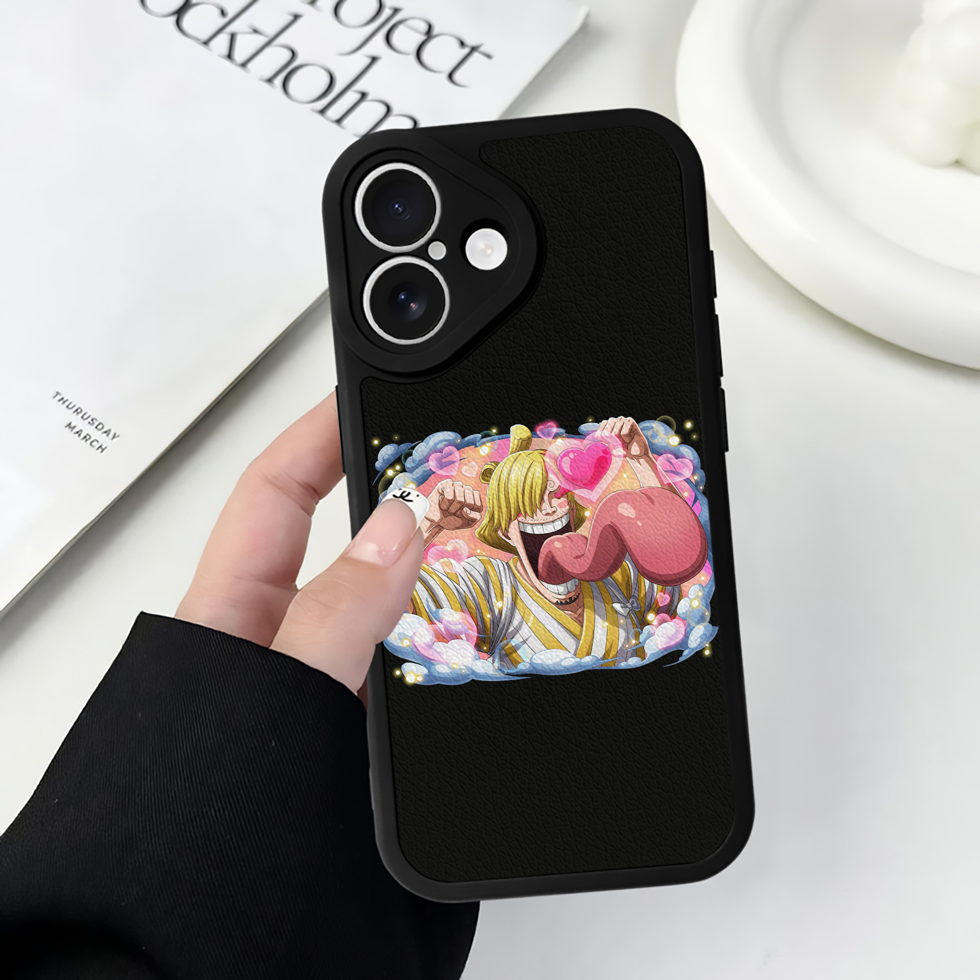 （画像用） ワンピース サンジ ONE PIECE Sanji 【iPhone 16シリーズ対応】シリコンスマホケース（レザー調） 材質：シリコン